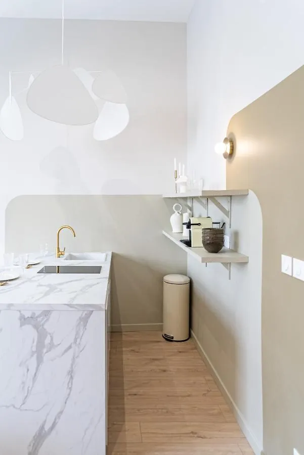 Suite Kaolin Lyon 0*,  France