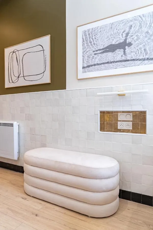 Suite Kaolin Lyon 0*,