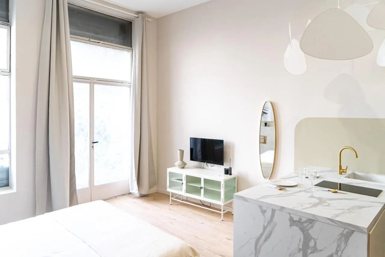 Suite Kaolin Lyon 0*,  France